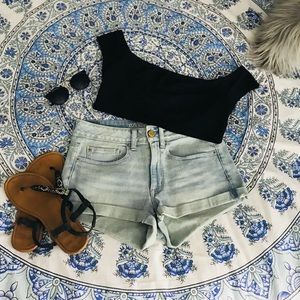 American Eagle light wash jean shorts